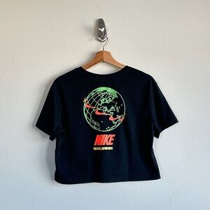The Nike Worldwide Orange Logo Cropped Black Tee Size Small